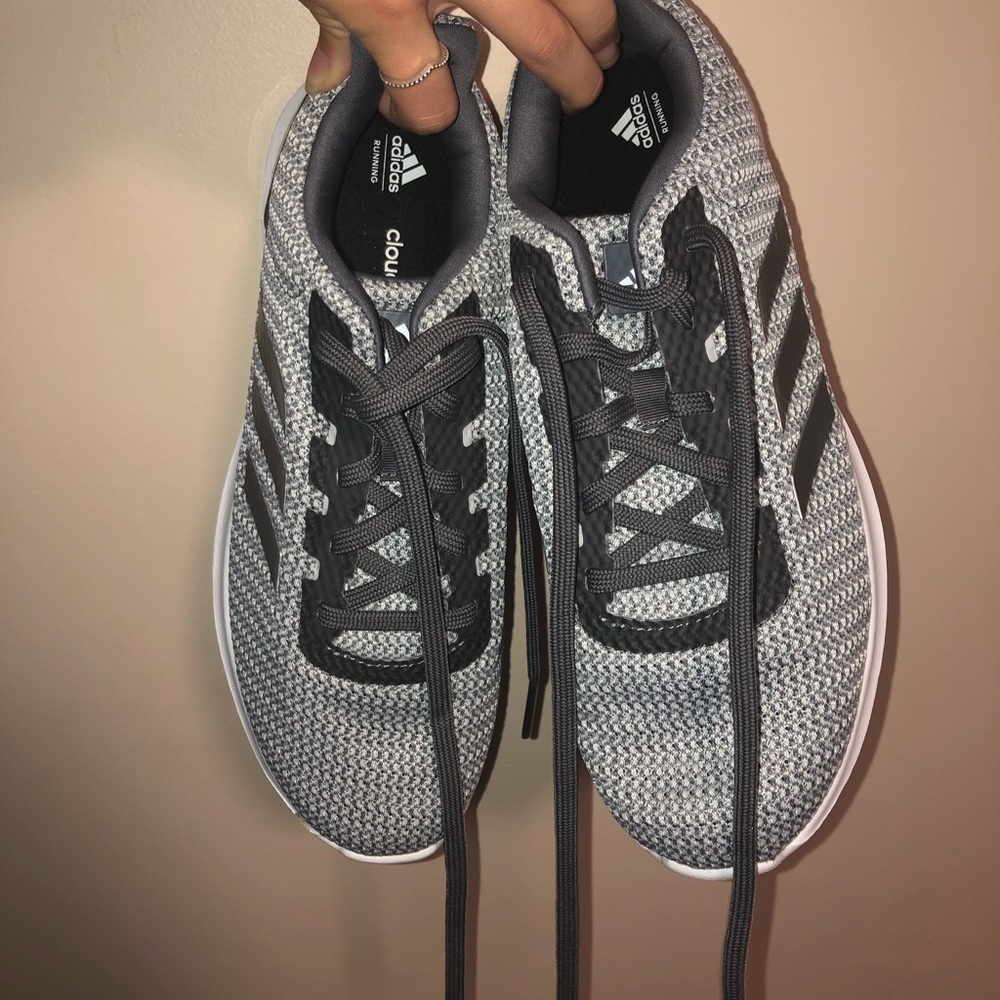 Adidas cloudfoam running shoes - Picture 2 of 3